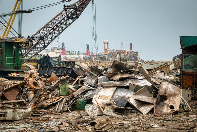 Industrial Scrap Exchange: Global Trading & Pricing